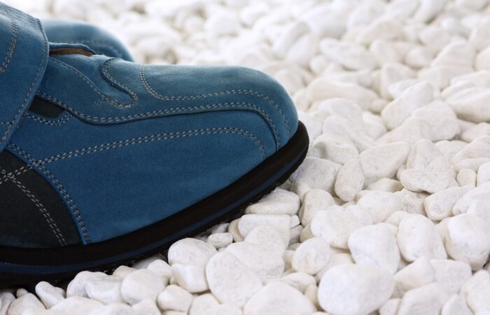 Guide_complet_pour_hommes_:_comment_entretenir_et_laver_vos_chaussures_en_toile